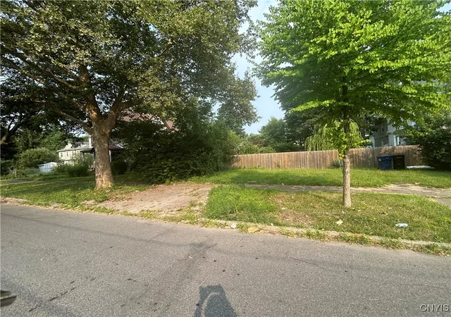 1st image of 330 Holland St #32, Syracuse, NY 13204 | MLS# S1628633