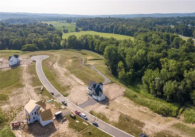 3rd image of 16 Mendon Green Ln, Mendon, NY 14534 | MLS# R1584680