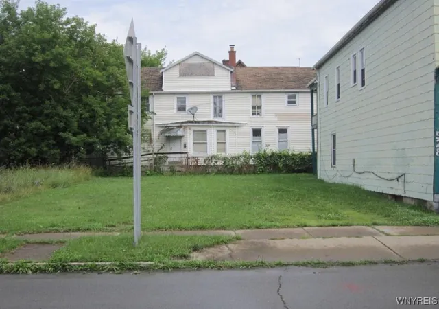 Homes for sale in Niagara Falls, NY | 528 Ferry Ave, Niagara Falls, NY 14301 | MLS# B1630972