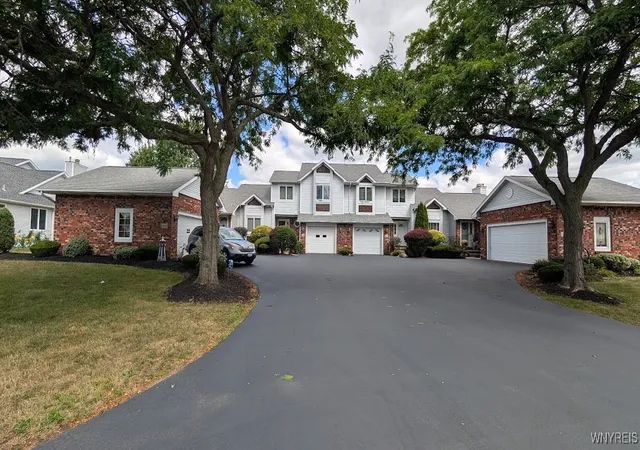 2nd image of 165 Niagara Shore Dr, Tonawanda, NY 14150 | MLS# B1631907