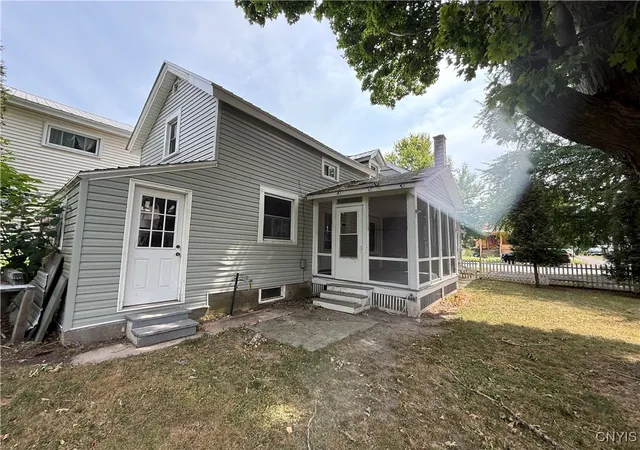 Homes for sale in Ogdensburg, NY | 618 Montgomery St, Ogdensburg, NY 13669 | MLS# S1632713