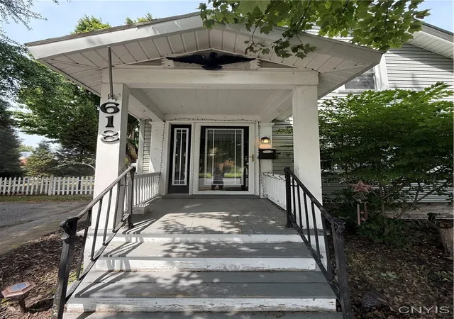 Homes for sale in Ogdensburg, NY | 618 Montgomery St, Ogdensburg, NY 13669 | MLS# S1632713