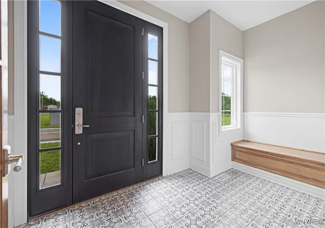 2nd image of 10 Bentley Dr, Orchard Park, NY 14127 | MLS# B1633043
