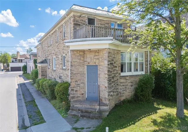Photo 1 of Sale Pending at 179 Callodine Ave, Buffalo, NY 14226 | MLS# B1633141 | Listing updated on 2025-10-03