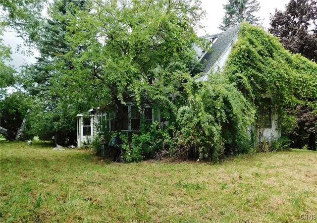 Photo 1 of Sale Pending at 6224 Coye Rd, Jamesville, NY 13078 | MLS# S1633938 | Listing updated on 2025-10-07