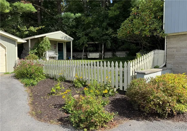 4th image of 10 East Lake Road, Hamilton, NY 13346 | MLS# S1633312