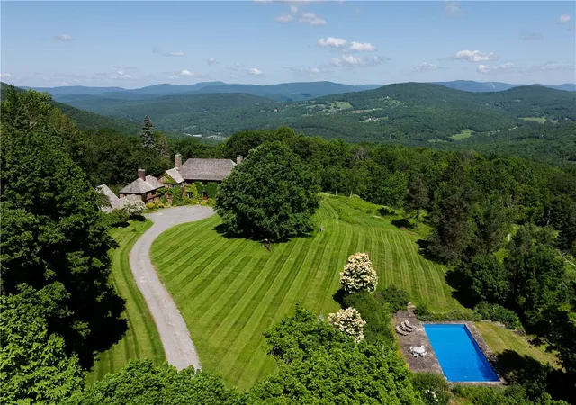 3rd image of 352 Galli Curci Rd, Highmount, NY 12441 | MLS# R1635863