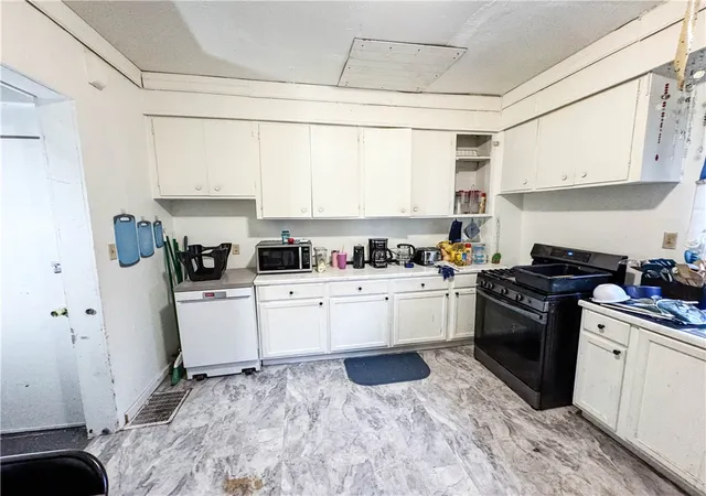 Homes for sale in Rochester, NY | 13 Brooklyn St, Rochester, NY 14613 | MLS# R1635694