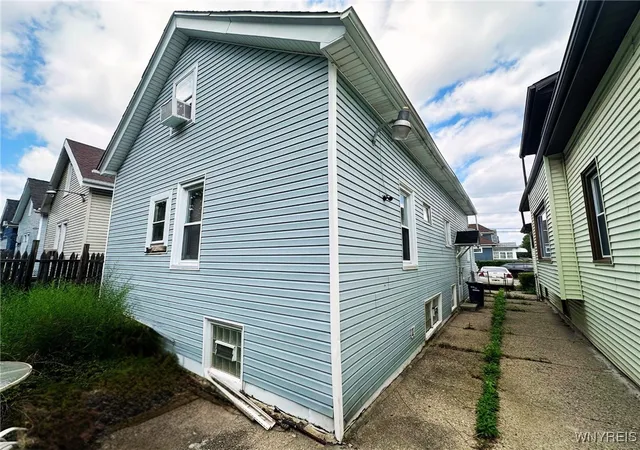 Homes for sale in Buffalo, NY | 83 Collingwood Ave, Buffalo, NY 14215 | MLS# B1638367