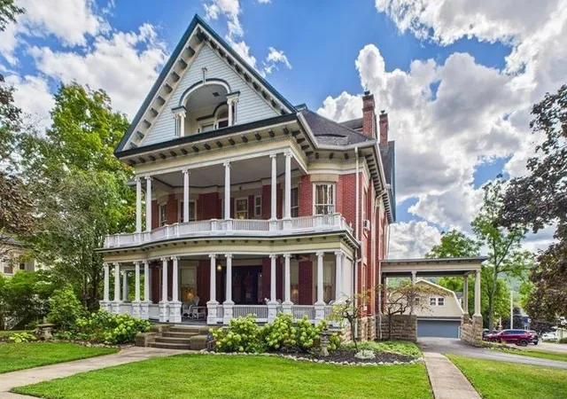 Photo 1 of Single family home for sale at 911 W Main St, Smethport, PA 16749 | MLS# R1636035 | Listing updated on 2026-08-01