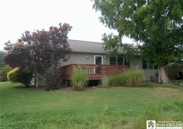4th image of 5 Pleasant Ave, Pomfret, NY 14063 | MLS# R1640683