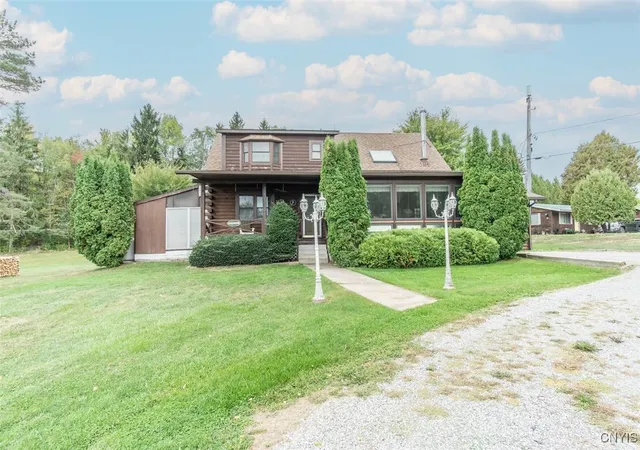 Homes for sale in Cape Vincent, NY | 7176 Beadles Point Rd, Cape Vincent, NY 13618 | MLS# S1639374