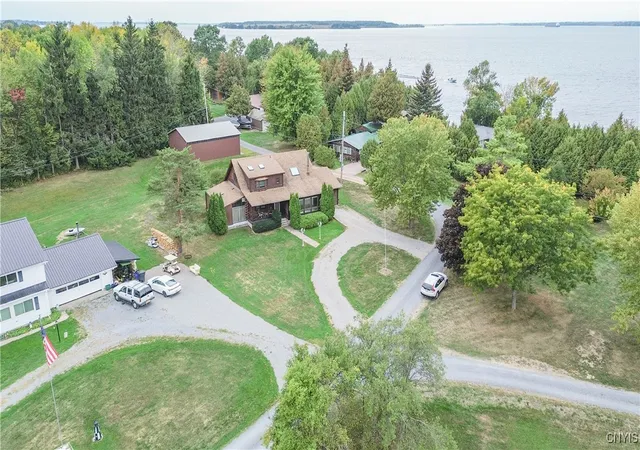 Homes for sale in Cape Vincent, NY | 7176 Beadles Point Rd, Cape Vincent, NY 13618 | MLS# S1639374