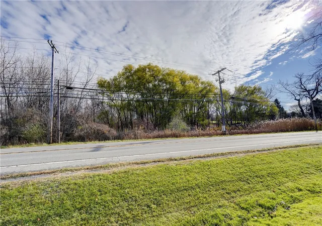 10th image of 4058 E Henrietta Rd, Henrietta, NY 14467 | MLS# R1579764