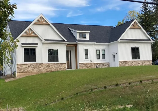 Single family home for sale at 1202 Lake Point Dr, Webster, NY 14580 | MLS# R1641119 | Listing updated on 2026-07-14