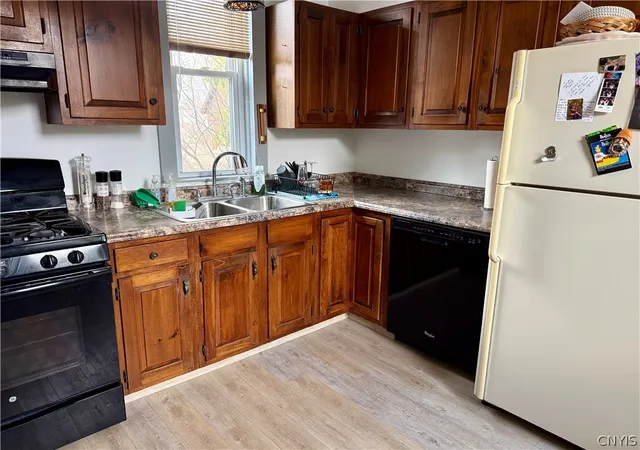 Homes for sale in Clayton, NY | 541 John St, Clayton, NY 13624 | MLS# S1643783