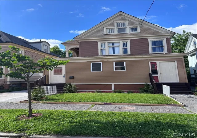 Photo 2 of Sale Pending at 123 W Pleasant Ave, Syracuse, NY 13205 | MLS# S1645366 | Listing updated on 2026-07-27