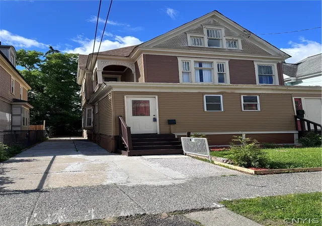 Photo 3 of Sale Pending at 123 W Pleasant Ave, Syracuse, NY 13205 | MLS# S1645366 | Listing updated on 2026-07-27