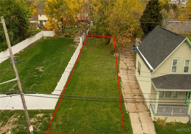 Photo 3 of Sale Pending at 392 Herman St, Buffalo, NY 14211 | MLS# B1641751 | Listing updated on 2026-06-04