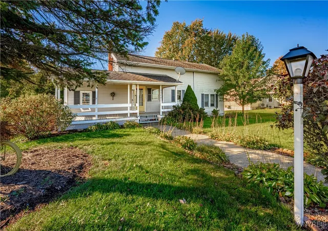 Homes for sale in Cambria, NY | 3708 N Ridge Rd, Cambria, NY 14094 | MLS# B1646742