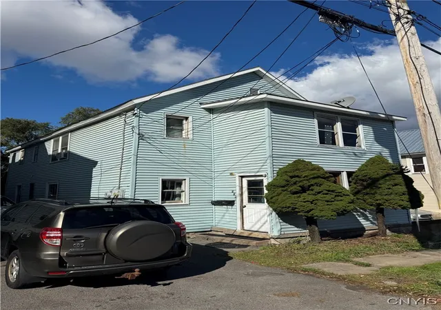 3rd image of 316 Tilden Ave, Utica, NY 13501 | MLS# S1647446