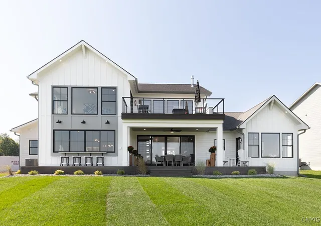 Photo 2 of Single family home for sale at 7040 Whitney Farm Ln, Jamesville, NY 13078 | MLS# S1641063 | Listing updated on 2026-08-04