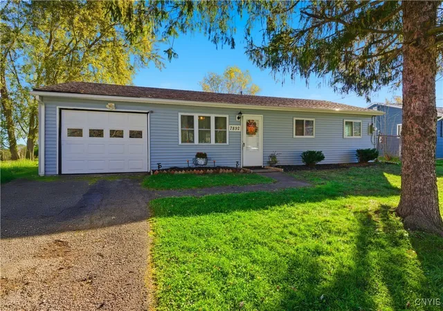1st image of 7892 Rinaldo Blvd E, Bridgeport, NY 13030 | MLS# S1648014
