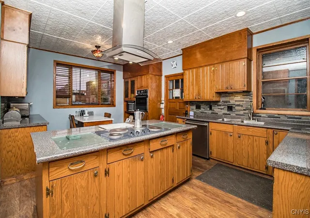 Homes for sale in Syracuse, NY | 214 N State St, Syracuse, NY 13203 | MLS# S1638556