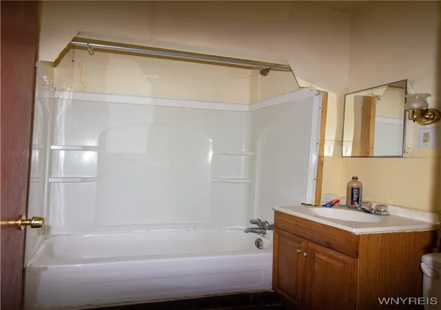 Homes for sale in Buffalo, NY | 601 W Utica St #N, Buffalo, NY 14213 | MLS# B1647806