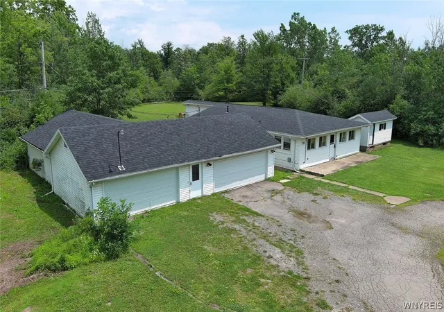 2nd image of 1901 Grand Island Blvd, Grand Island, NY 14072 | MLS# B1644839
