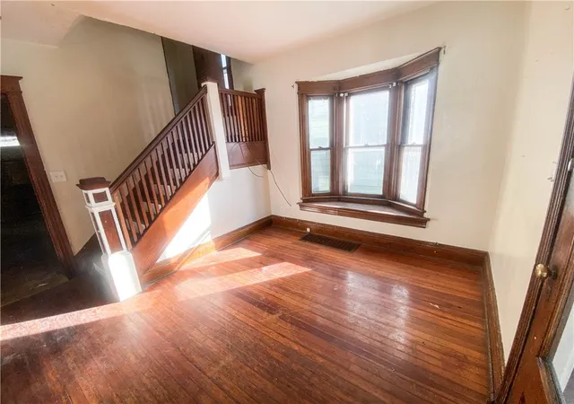 Homes for sale in Rochester, NY | 10 Renwood St, Rochester, NY 14621 | MLS# R1649324