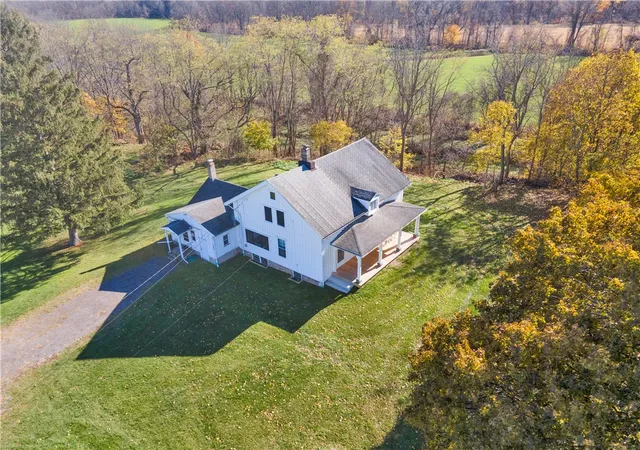 Photo 4 of Sale Pending at 1096 Victor Rd, Macedon, NY 14502 | MLS# R1649406 | Listing updated on 2026-07-11