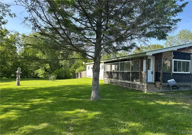 Homes for sale in Orleans, NY | 20201 Ford St, Orleans, NY 13656 | MLS# S1649387