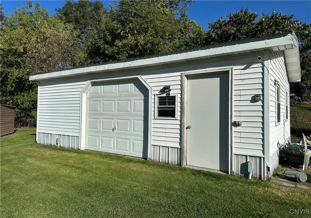 Homes for sale in Orleans, NY | 20201 Ford St, Orleans, NY 13656 | MLS# S1649387