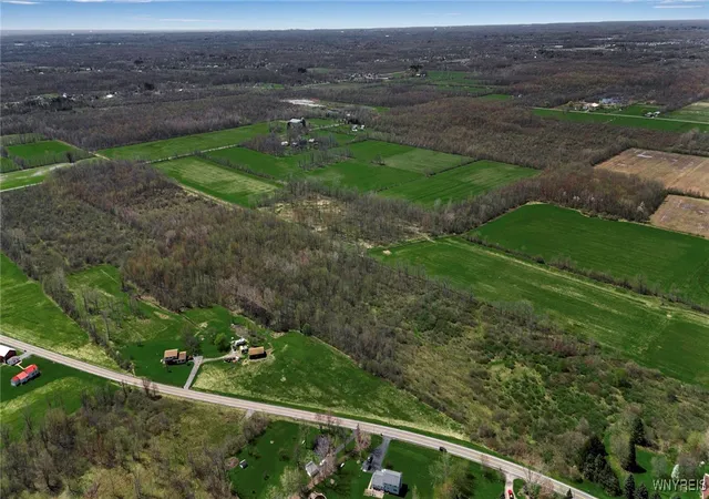 4th image of 6030 Riddle Rd, Royalton, NY 14094 | MLS# B1649405