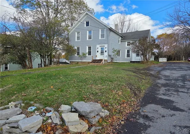 2nd image of 1011 Gotham St, Watertown, NY 13601 | MLS# S1650017