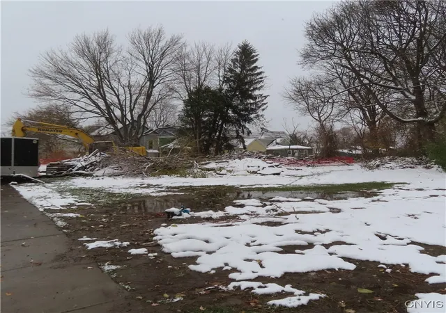 2nd image of 209 Lincoln Ave, Syracuse, NY 13204 | MLS# S1649714
