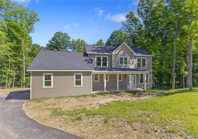 Homes for sale in Camillus, NY | 112 Topaz, Camillus, NY 13219 | MLS# S1650534