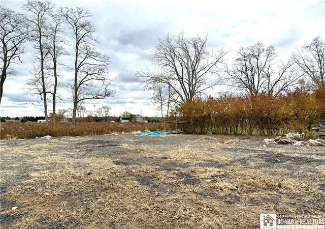3rd image of 4573-4599 Willow Rd, Dunkirk, NY 14048 | MLS# R1650846