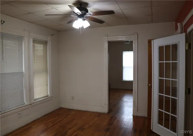 Photo 3 of Sale Pending at 204 Center St, Syracuse, NY 13209 | MLS# S1651025 | Listing updated on 2025-11-25