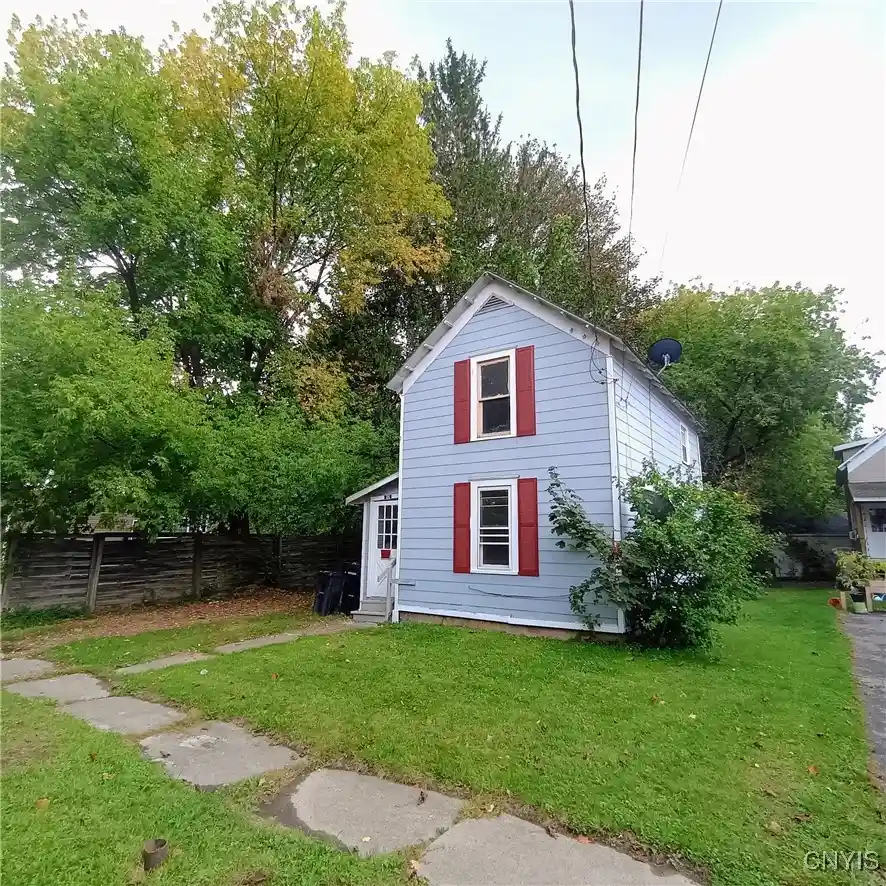 Photo 1 of Sale Pending at 117 Rosemont Dr, Syracuse, NY 13205 | MLS# S1651053 | Listing updated on 2026-02-06