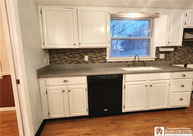 Photo 3 of Sale Pending at 5 Reese Pkwy, Fredonia, NY 14063 | MLS# R1651049 | Listing updated on 2026-07-31