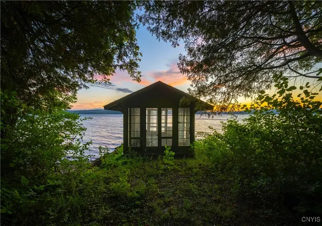 3rd image of 1860 W Lake Rd, Skaneateles, NY 13152 | MLS# S1650284