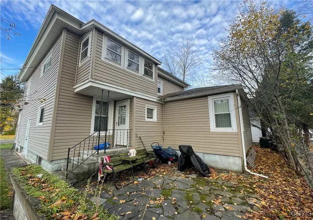 Homes for sale in Auburn, NY | 2-4 Maple St, Auburn, NY 13021 | MLS# S1650895