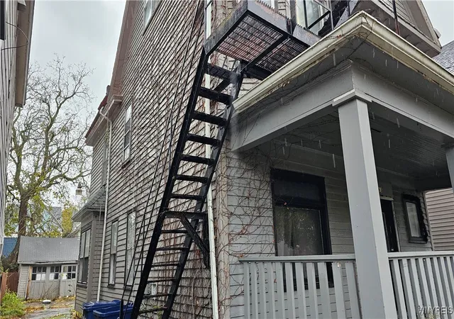 Homes for sale in Buffalo, NY | 663 Hopkins St, Buffalo, NY 14220 | MLS# B1652064