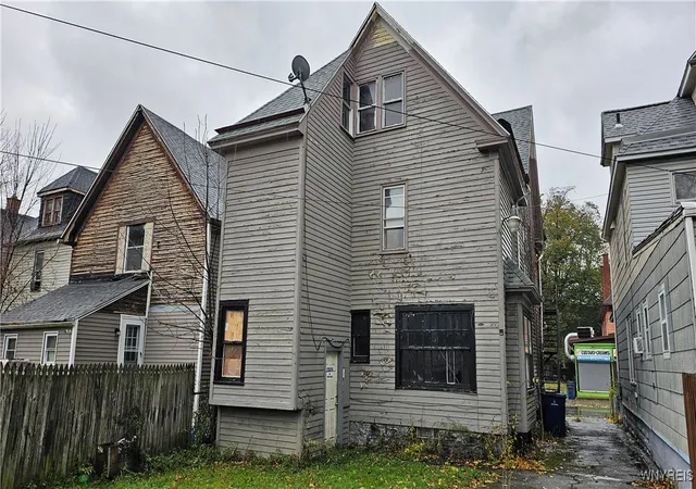 Homes for sale in Buffalo, NY | 663 Hopkins St, Buffalo, NY 14220 | MLS# B1652064