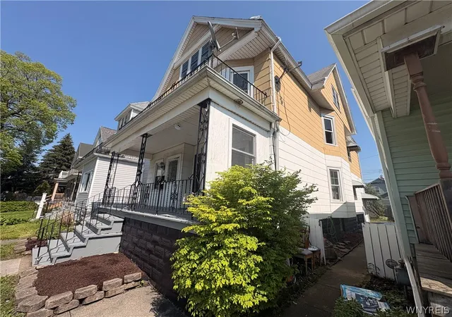 Homes for sale in Buffalo, NY | 115 Hayden St, Buffalo, NY 14210 | MLS# B1651389