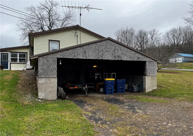Homes for sale in Sterling, NY | 14443 Meade St, Sterling, NY 13156 | MLS# R1652307