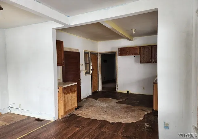 Photo 5 of Sale Pending at 108 Hedley St, Medina, NY 14103 | MLS# B1651733 | Listing updated on 2025-12-03
