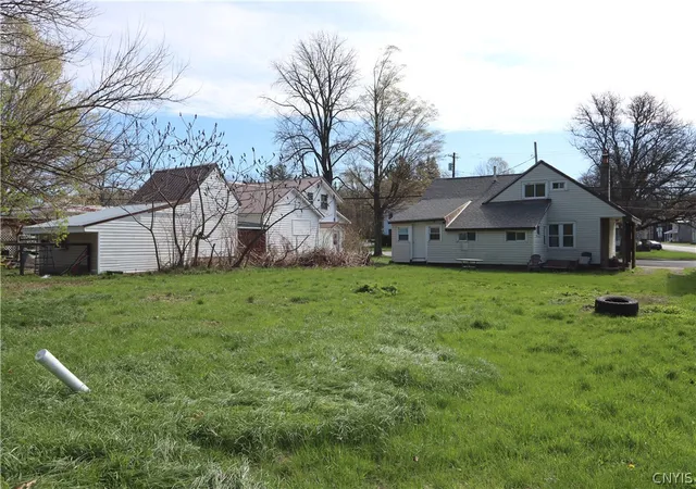 Homes for sale in Sandy Creek, NY | 6095 N Main St, Sandy Creek, NY 13145 | MLS# S1652567